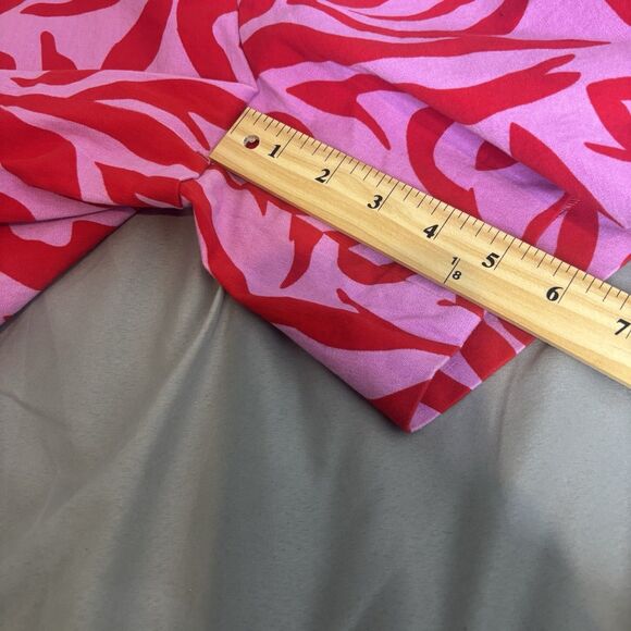 SPANX Polished On the Go Print 5" Shorts in True Red Zebra Stripe Sz Small - Picture 3 of 8